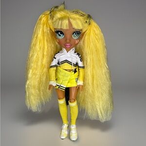 Rainbow High Cheer Sunny Madison fashion doll